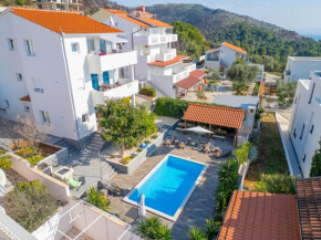 Apartments Sunshine with pool